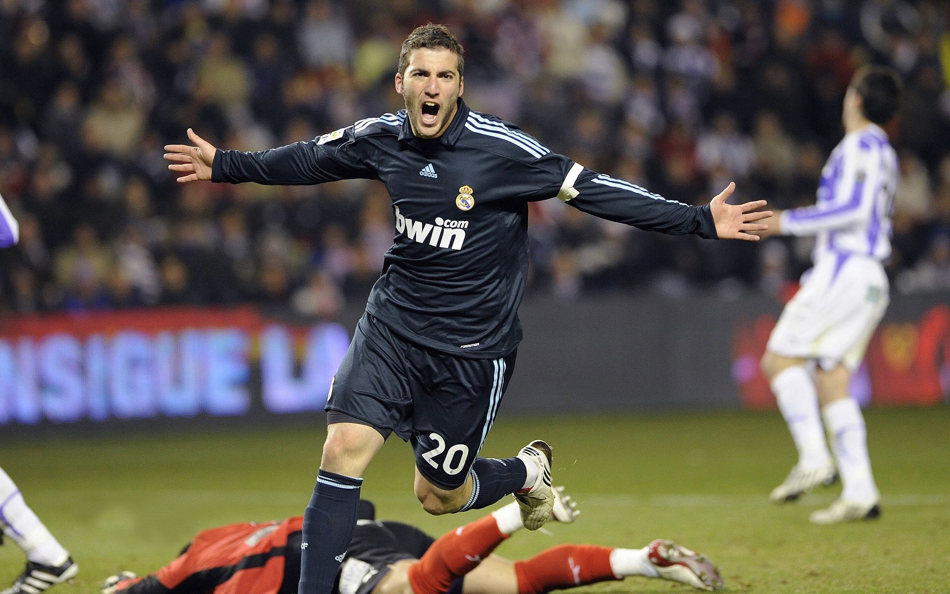 _明星运动员的幕后故事：坚持与梦想的交织_，运动明星的励志故事